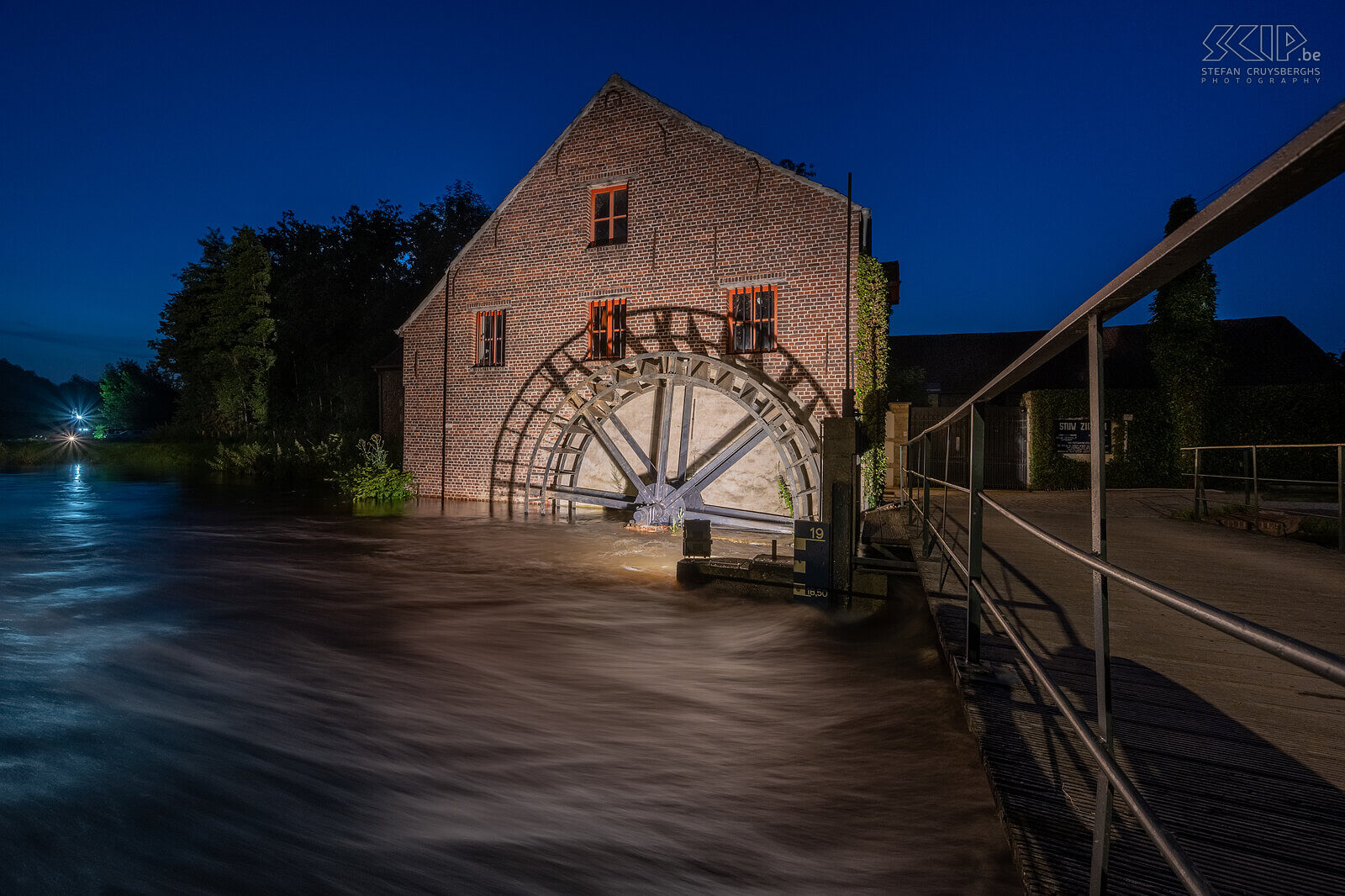 Hageland by night - Water mill in Zichem In the summer of 2021, the Demer overflowed its banks in a number of places and the water was extremely high at the water mill of Zichem. Stefan Cruysberghs